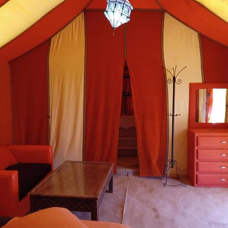 Akabar Luxury Desert Camp เมอร์ซูกา ภายนอก รูปภาพ