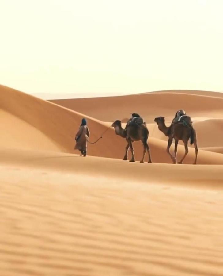 Akabar Luxury Desert Camp เมอร์ซูกา ภายนอก รูปภาพ