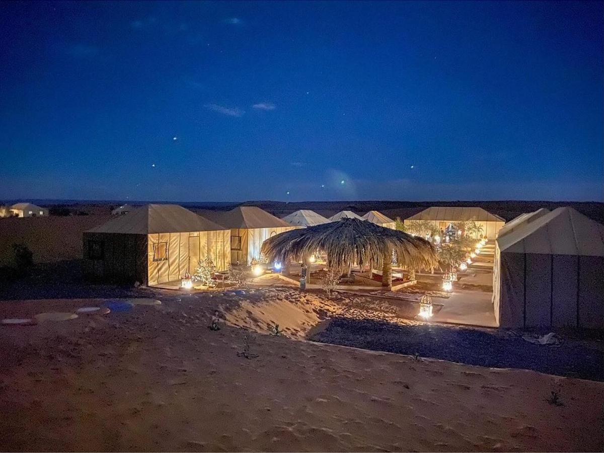 Akabar Luxury Desert Camp เมอร์ซูกา ภายนอก รูปภาพ