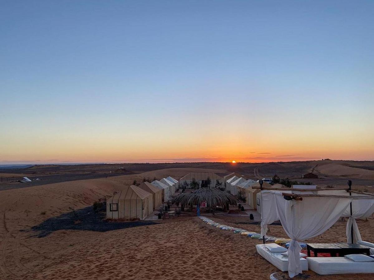 Akabar Luxury Desert Camp เมอร์ซูกา ภายนอก รูปภาพ