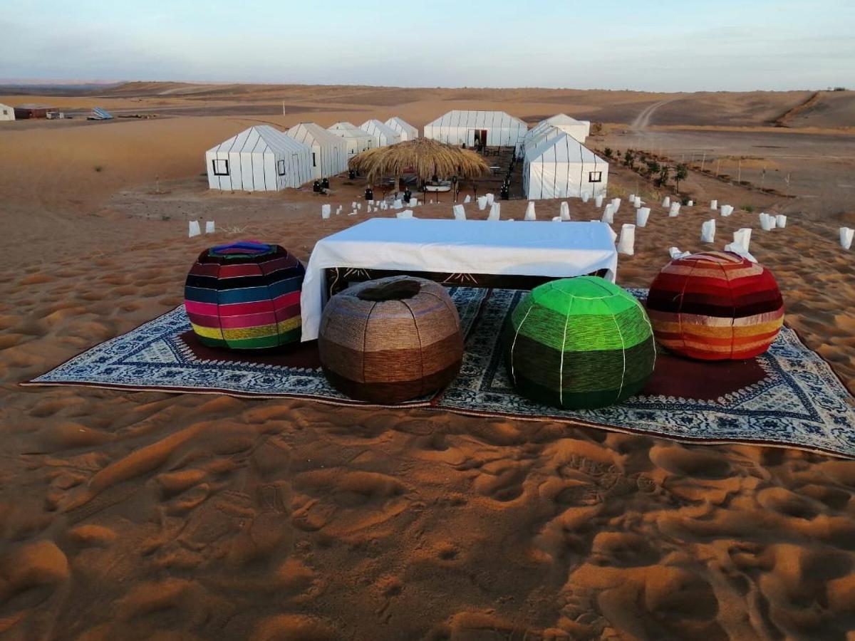 Akabar Luxury Desert Camp เมอร์ซูกา ภายนอก รูปภาพ