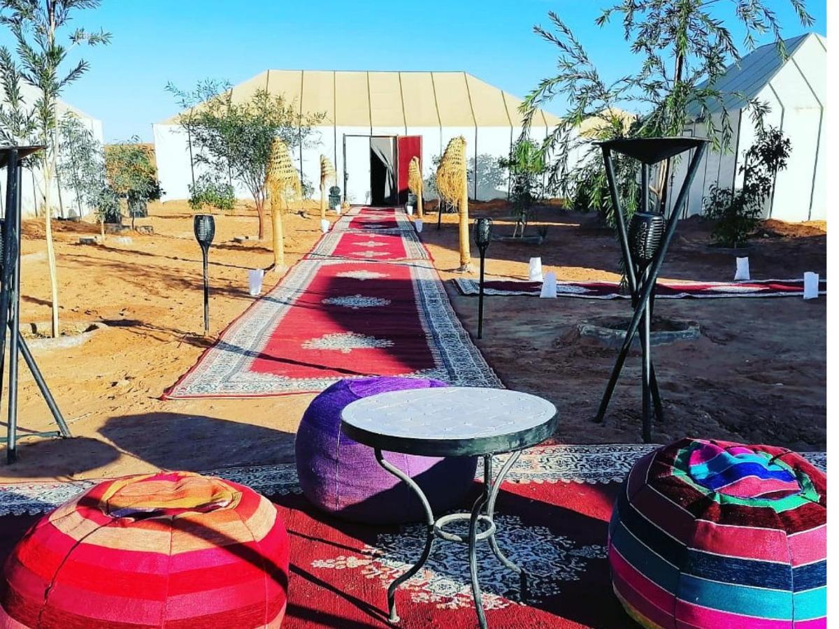 Akabar Luxury Desert Camp เมอร์ซูกา ภายนอก รูปภาพ