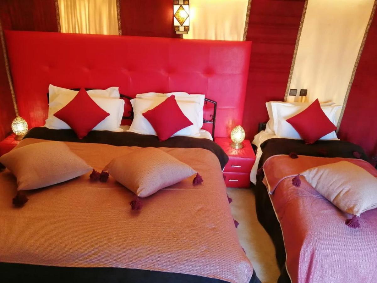 Akabar Luxury Desert Camp เมอร์ซูกา ภายนอก รูปภาพ