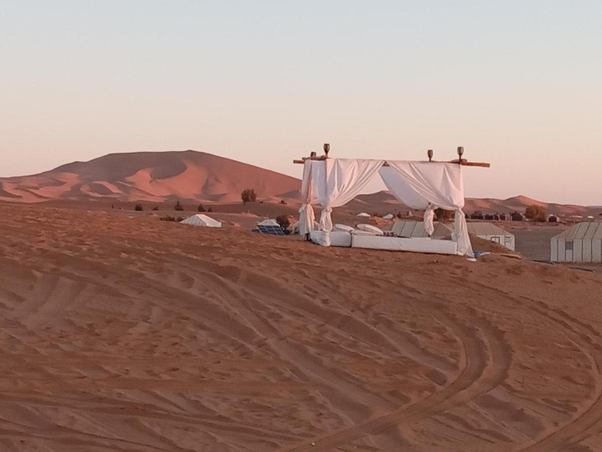 Akabar Luxury Desert Camp เมอร์ซูกา ภายนอก รูปภาพ