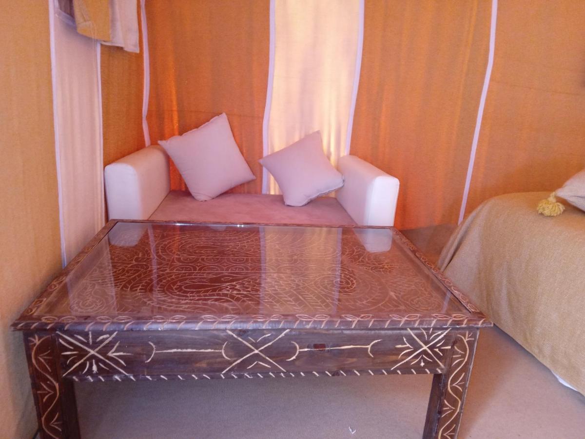 Akabar Luxury Desert Camp เมอร์ซูกา ภายนอก รูปภาพ