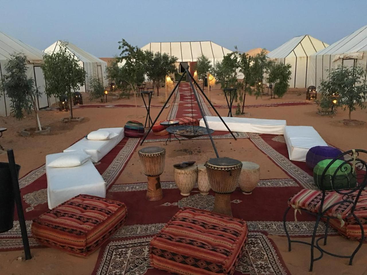 Akabar Luxury Desert Camp เมอร์ซูกา ภายนอก รูปภาพ