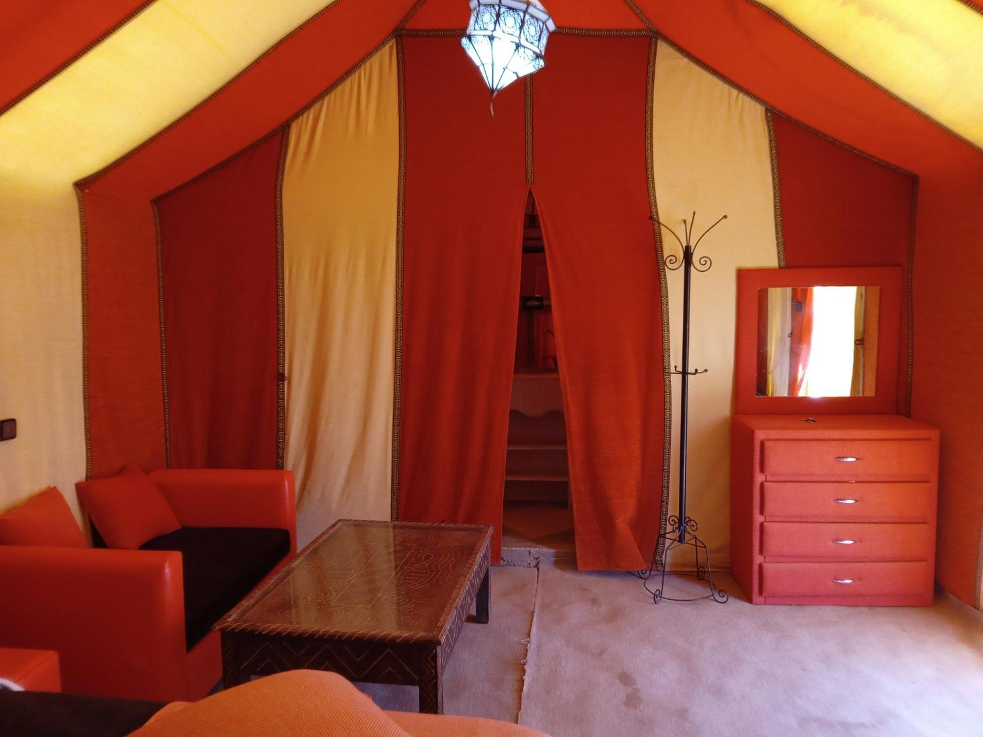 Akabar Luxury Desert Camp เมอร์ซูกา ภายนอก รูปภาพ