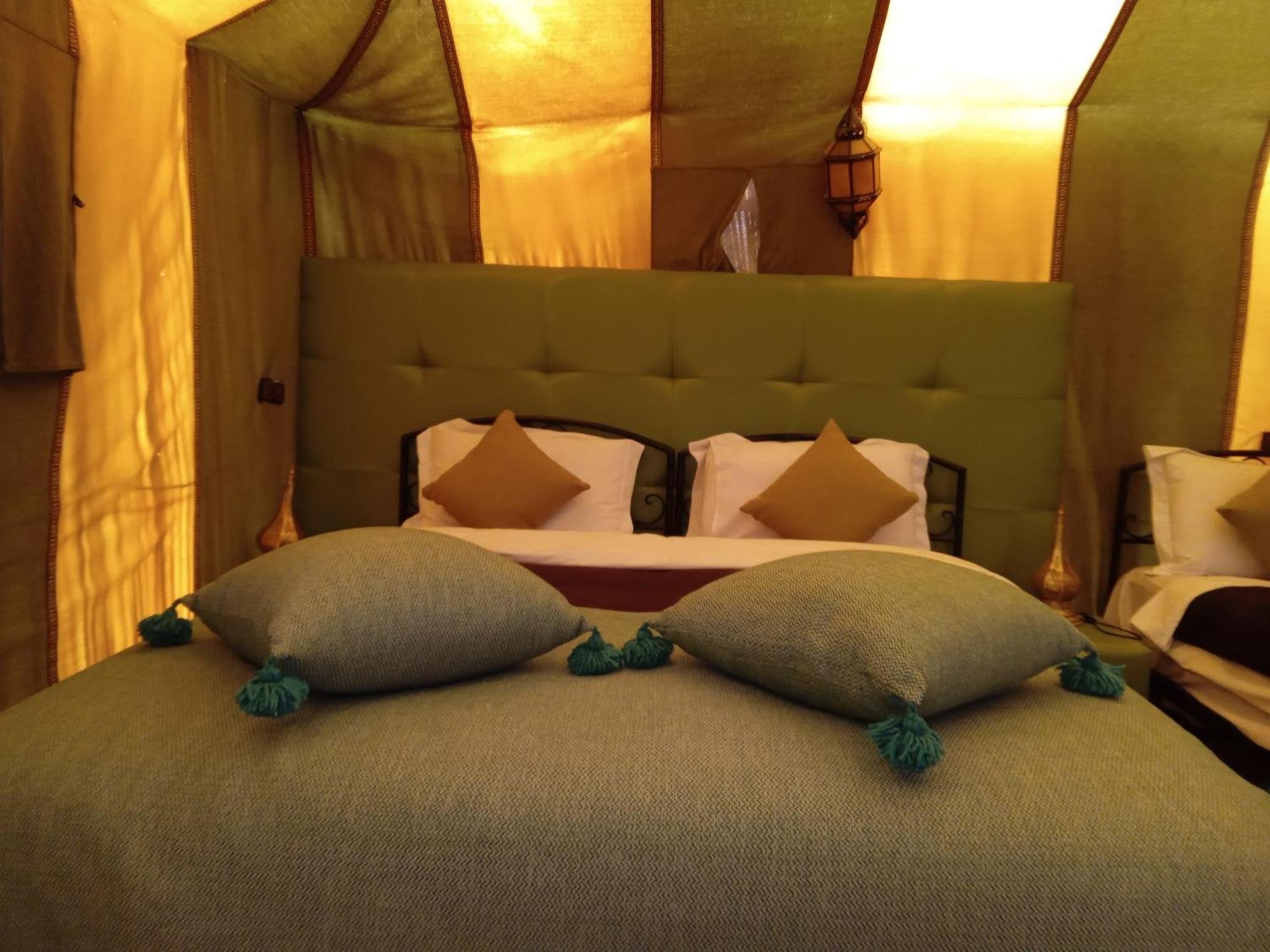 Akabar Luxury Desert Camp เมอร์ซูกา ภายนอก รูปภาพ